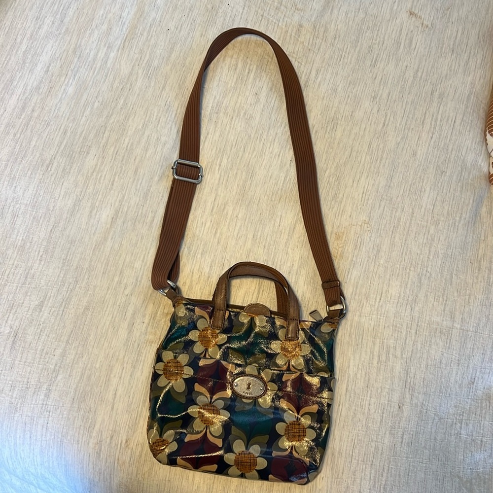 Fossil key-per crossbody- waterproof